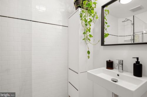 1521 Independence Ave, Washington DC 20003-1547 exterior