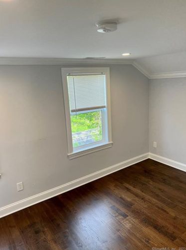 47 Riverside Ave, Norwalk CT 06850-2647 exterior