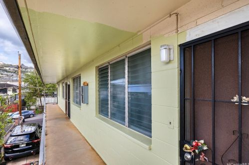 1313 Ahiahi St, Honolulu HI 96817-1901 exterior