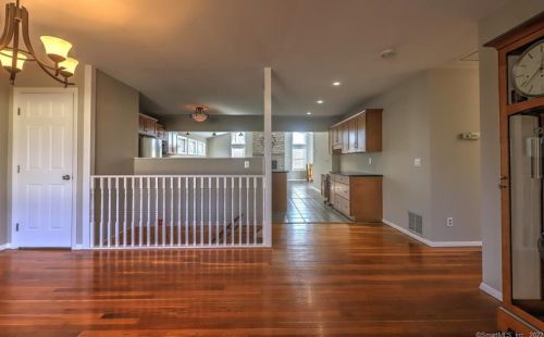 87 Pleasant Vw Rd, Derby CT 06418-2419 exterior