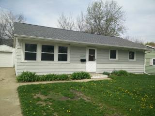 4209 Sherman St, Cedar Rapids IA  52402-3031 exterior