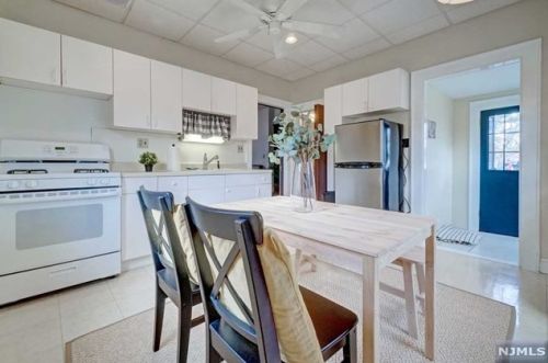 170 Fulton St, N Milford NJ 07646-1650 exterior