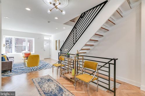 1009 Greenwich St, Philadelphia PA 19147-6409 exterior