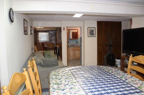 195 Swinton Ave, Bronx NY 10465-1920 exterior