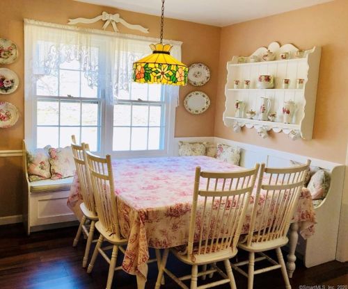 275 New Canaan Ave, Norwalk CT 06850-2620 exterior