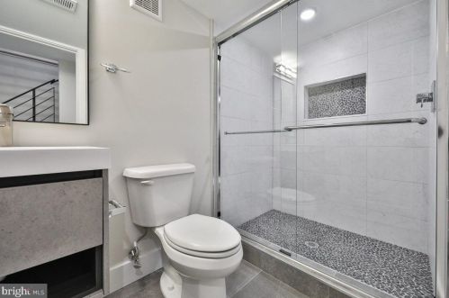 2404 Federal St, Philadelphia PA 19146-2432 exterior