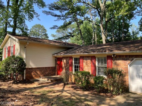 565 Maribee Dr, Tucker, GA 30084-1714