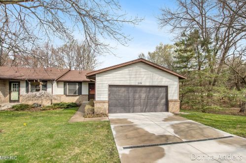 2179 Ter Van Dr, Grand Rapids MI 49505-6373 exterior