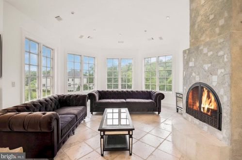 11705 Centurion Way, Rockville MD 20854-6419 exterior