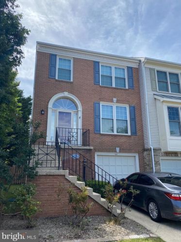 5817 Appleford Dr, Alexandria VA  22315-5625 exterior