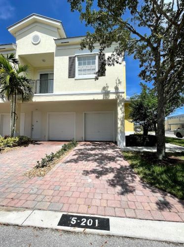 10400 Stephanie Way, Fort Pierce, FL 34987-1971