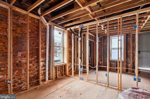 3765 18 St, Philadelphia PA 19140-3508 exterior