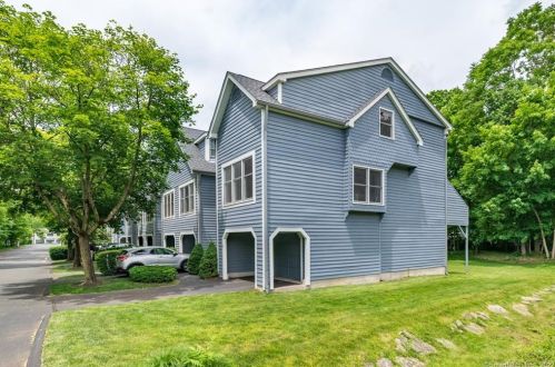 12 Fawn Ridge Ln, Wilton CT 06897-4432 exterior