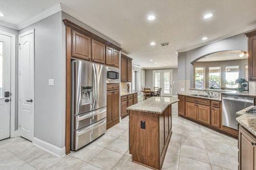 5922 Settlers Creek Ct, Fulshear TX 77441-2044 exterior