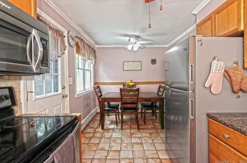 366 Anderson Ave, Milford CT 06460-3770 exterior