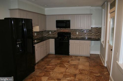 348 James St, Lancaster PA 17603-2831 exterior