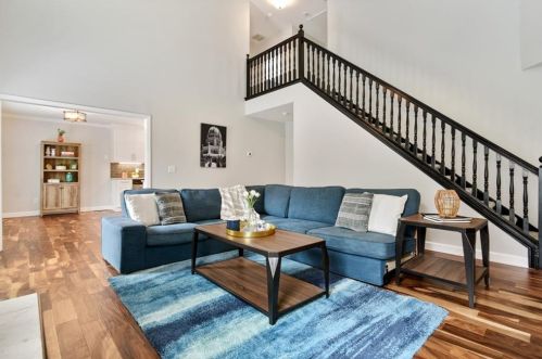 1422 Brookside Manor Ct, Tucker GA  30084-7828 exterior