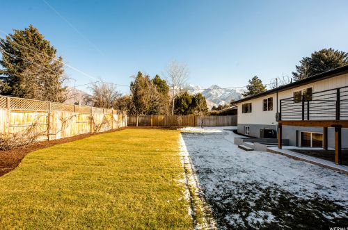 2447 Robidoux Rd, Sandy UT 84093-1129 exterior