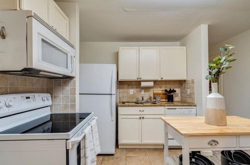 1307 Cesar Chavez St, Austin TX 78702-4403 exterior