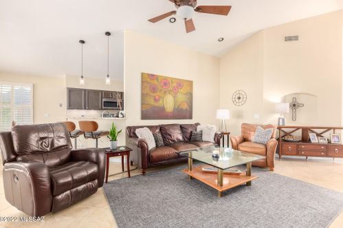 11082 Desert Flower Dr, Tucson AZ 85737-7054 exterior