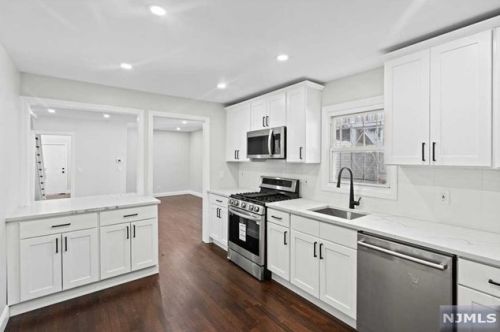 237 7th St, Newark NJ 07107-2728 exterior