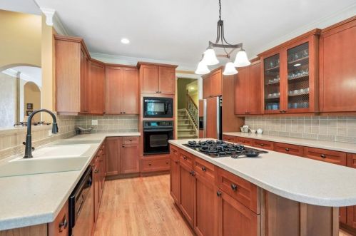 6991 Brandon Ml Rd, Atlanta GA 30328-2031 exterior