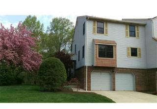 4801 Stonehedge Rd, Edison NJ  08820-4232 exterior