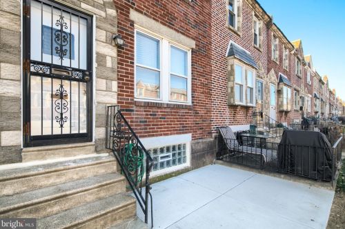 1250 Greeby St, Philadelphia, PA 19111-5525