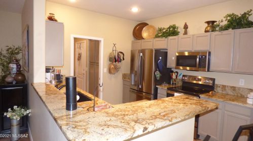 561 Knotwood St, Green Valley AZ 85614-5971 exterior