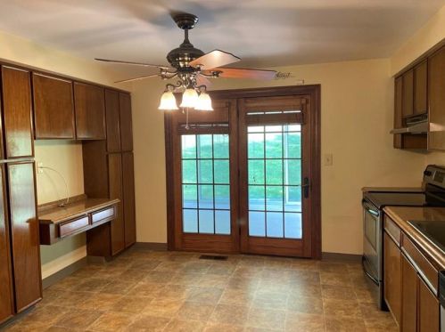 706 Olive St, Pittsburgh PA  15237-4881 exterior