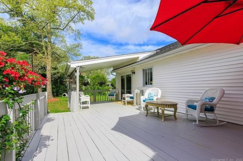 47 Waterman St, Killingly CT 06239-4240 exterior