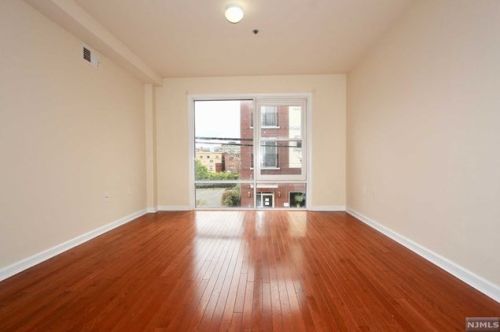 48 Union St, Newark NJ  07105-1417 exterior