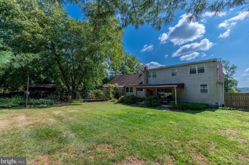 233 Old State Rd, Limerick PA 19468-3116 exterior