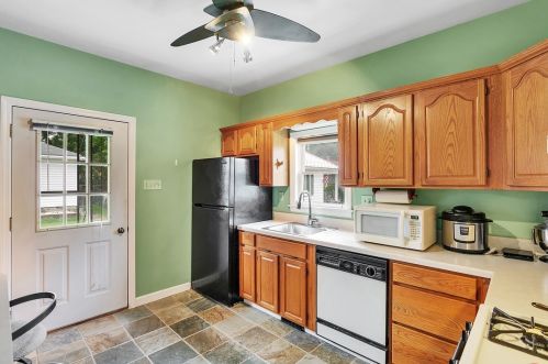 205 Littlewood St, Pittsburgh PA 15223-1131 exterior