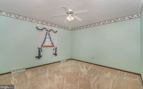 62 Lion Dr, Hanover PA  17331-3847 exterior