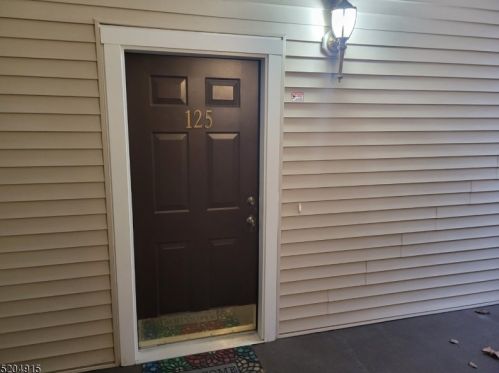 125 Barrister Dr, Kinnelon NJ  07405-3244 exterior