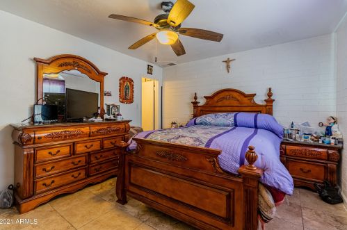 2911 50th Dr, Phoenix AZ  85031-3530 exterior