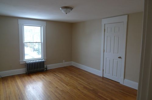 202 Dunmoreland St, Springfield MA 01109-3219 exterior