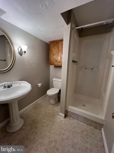 458 Mainview Ct, Glen Burnie MD 21061-6120 exterior