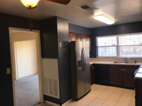 4310 Chateau Rd, Orlando, FL 32808-5104