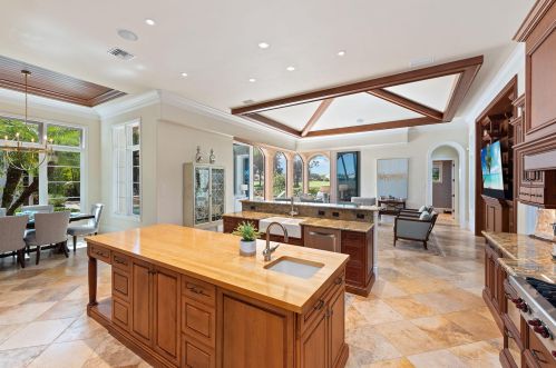 3855 Isla Del Sol Way, Naples FL  34114-9484 exterior