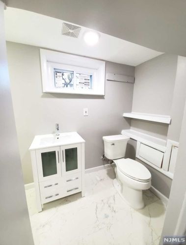 288 Larch Ave, Dumont NJ 07628-1300 exterior