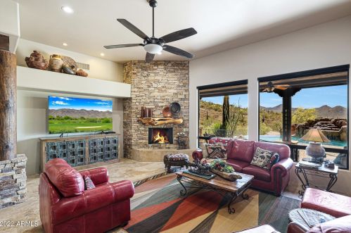 37025 33rd Ave, Phoenix AZ  85086-8740 exterior