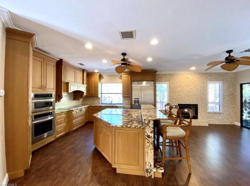 390 31 St, Naples FL 34117-3102 exterior