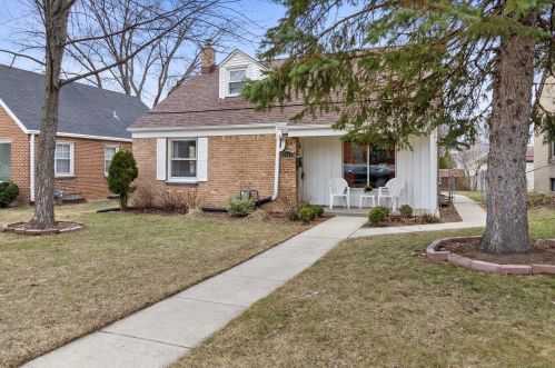 2954 80th St, Milwaukee, WI 53219-2703