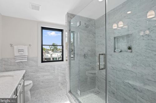 1744 T St, Washington DC 20009-7102 exterior