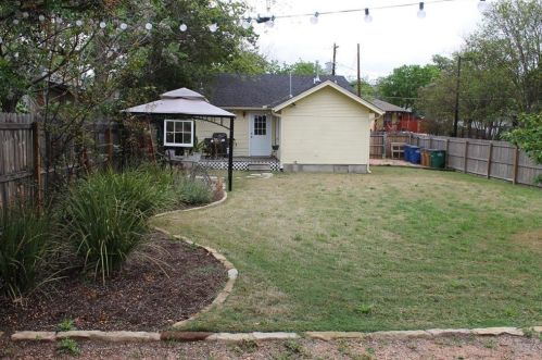 1208 Cedar Ave, Austin TX 78702-1425 exterior