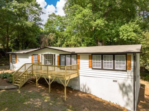 835 Lake Dr, Lithonia, GA 30039-6637