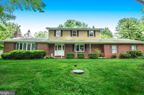 2216 Cloverdale Dr, Fallston, MD 21047-1615