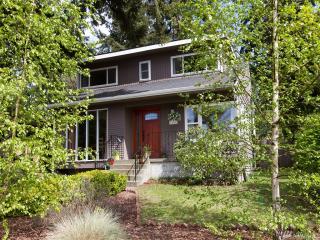 13026 6th Ave, Seattle WA  98177-4211 exterior